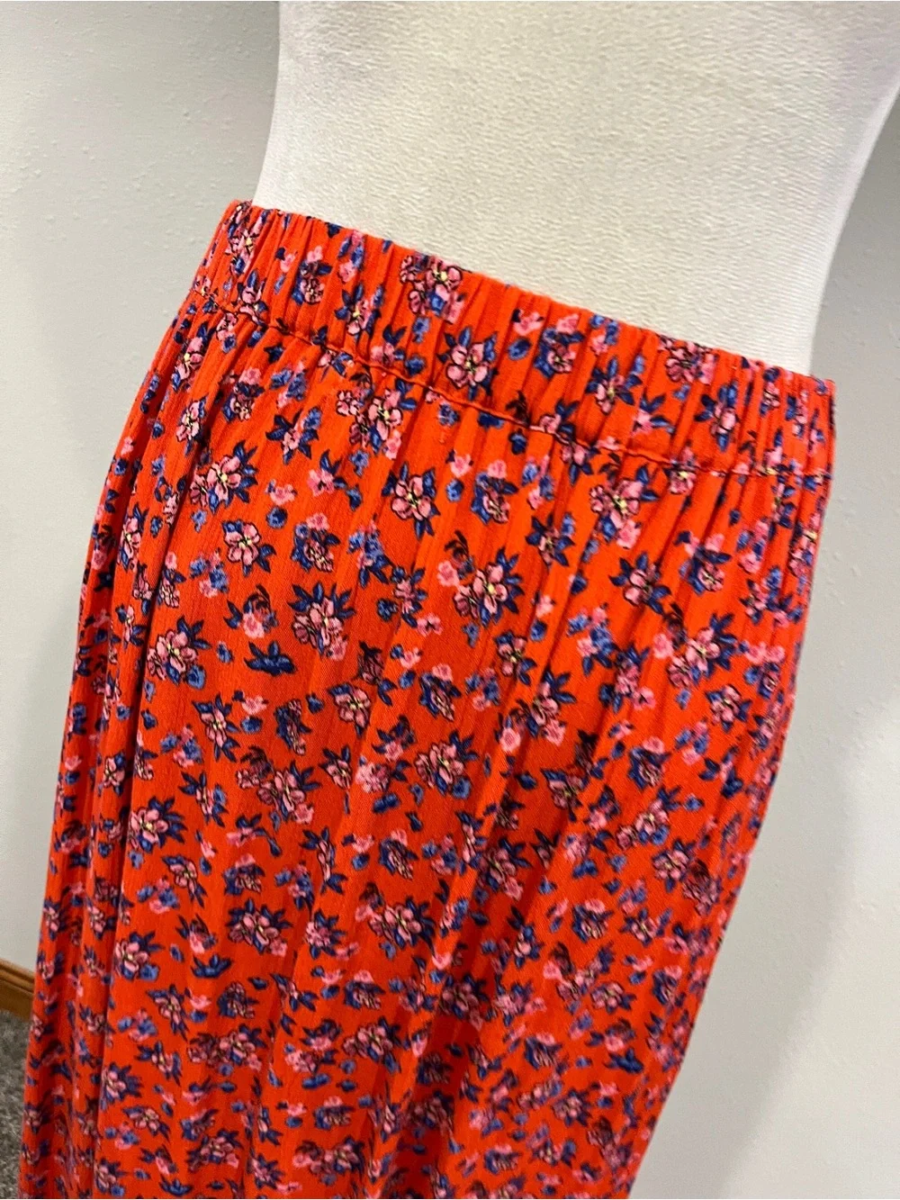 Band of gypsies Red Floral Button-Front Maxi Skirt size small